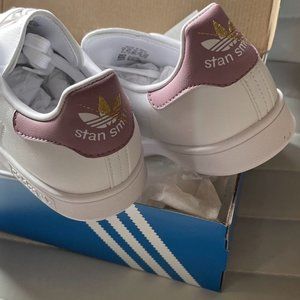 Stan Smith // adidas // white, gold, lavendar